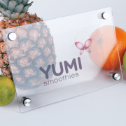 Plaque transparente marquée